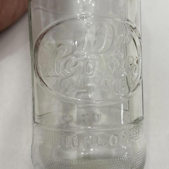 Vintage Dr. Pepper Soda Bottle 1974 10oz. 7 3/4" - Picture 4 of 11
